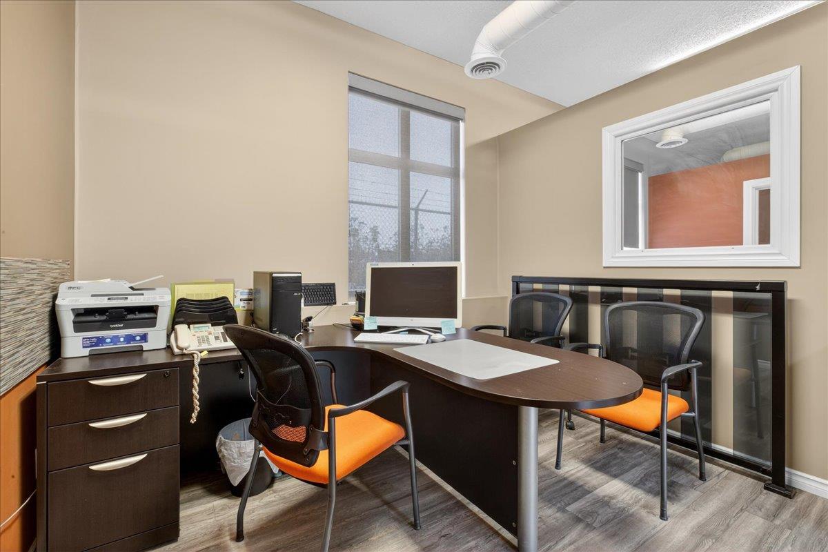 
          101 101 5661-5677 99 Street
            <br/>
            <span>Edmonton</span>
            , 
            <span>AB</span>
             <span>T6E3N8</span>
         - Photo 15