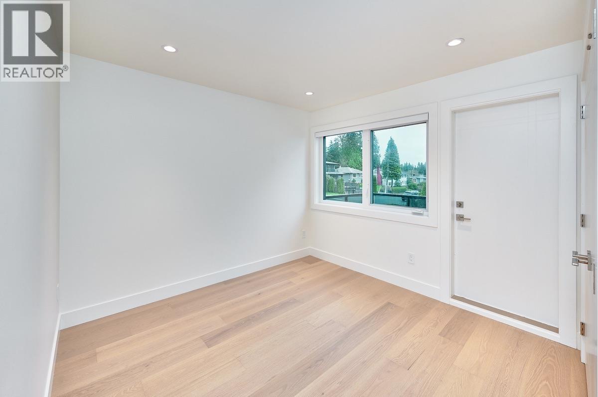 806 MONTROYAL BOULEVARD, North Vancouver