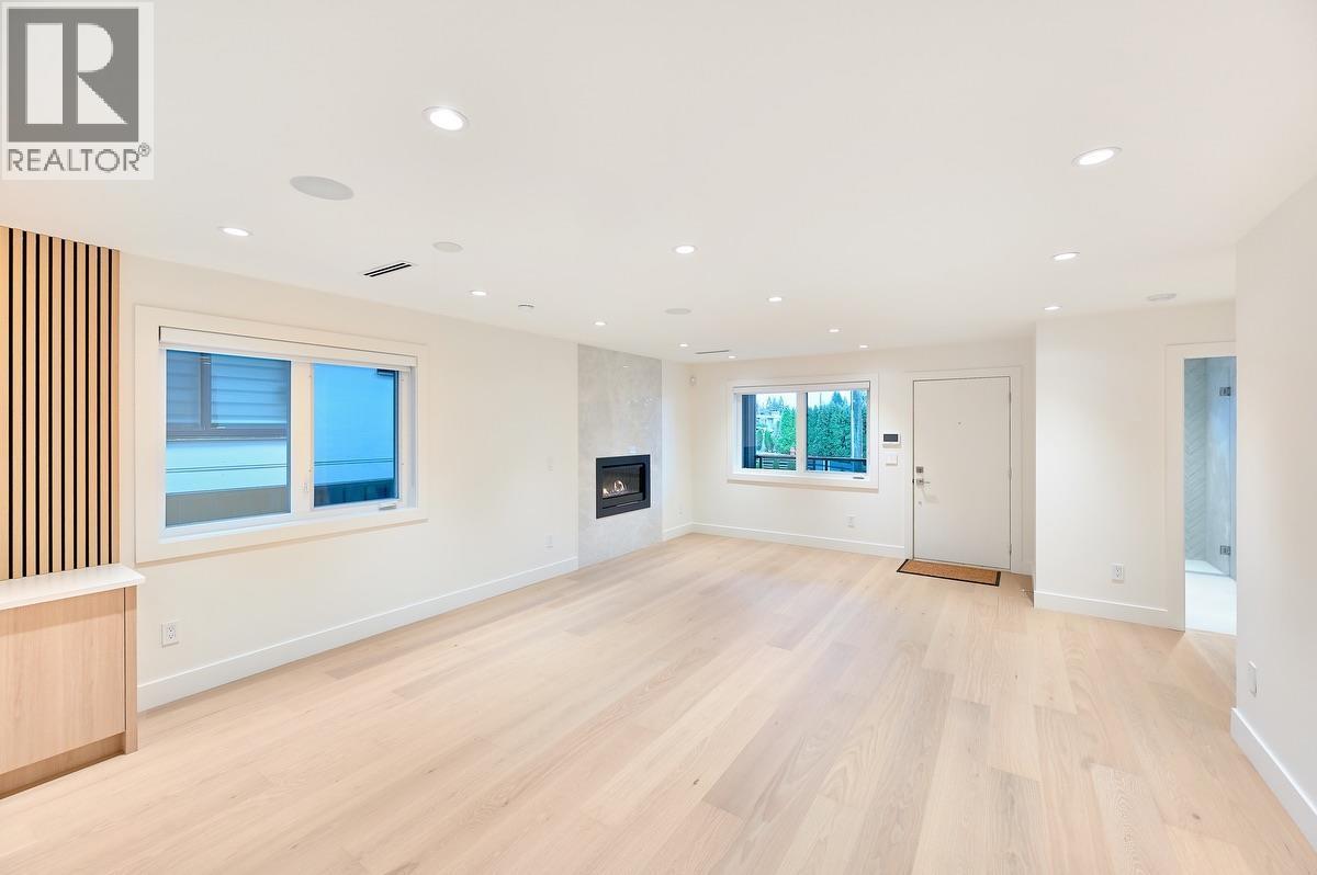 806 MONTROYAL BOULEVARD, North Vancouver