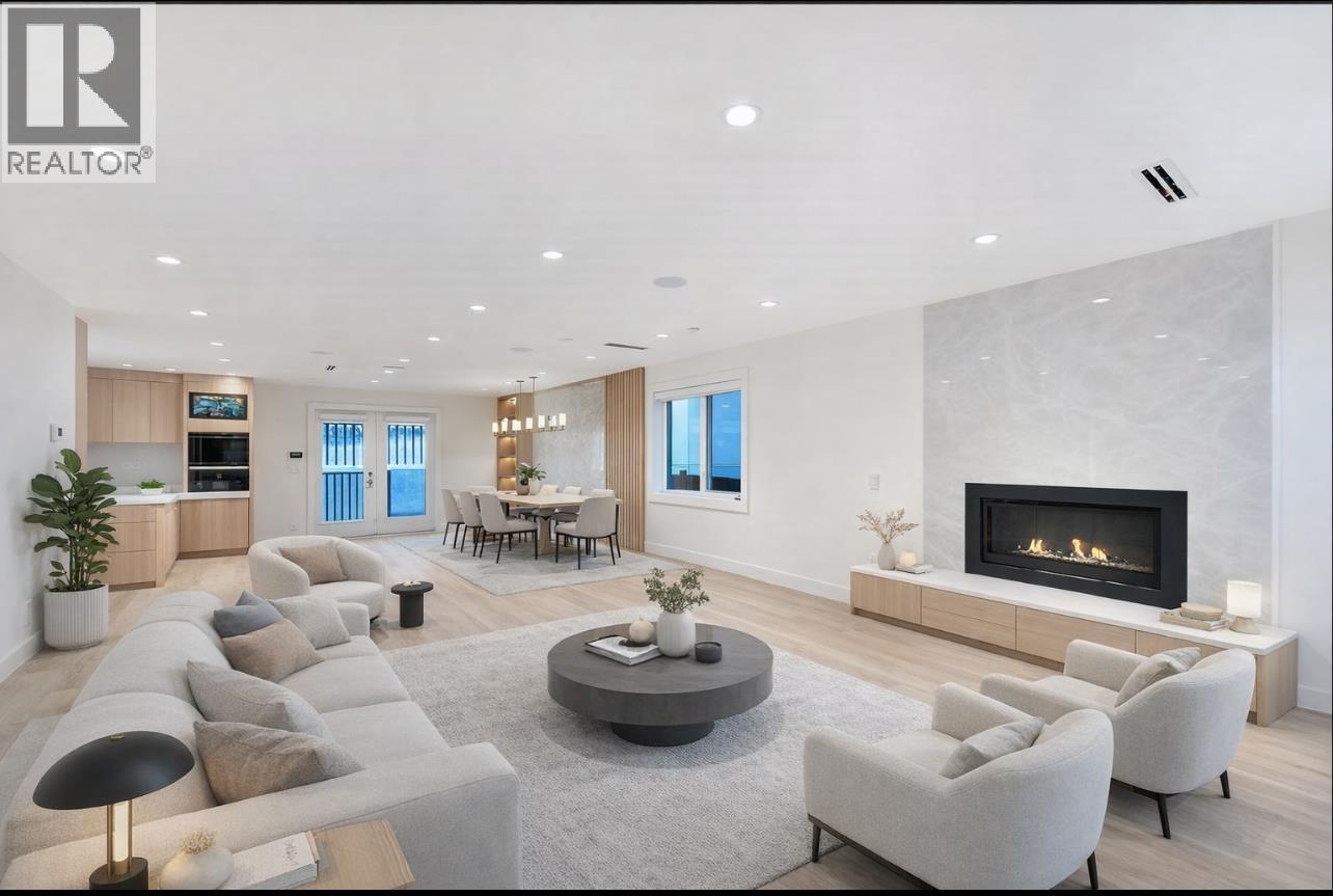 806 MONTROYAL BOULEVARD, North Vancouver