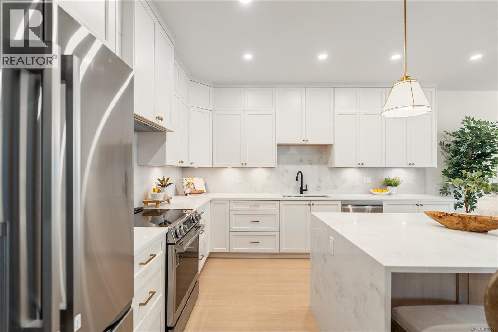 1563 Marble Pl, Langford