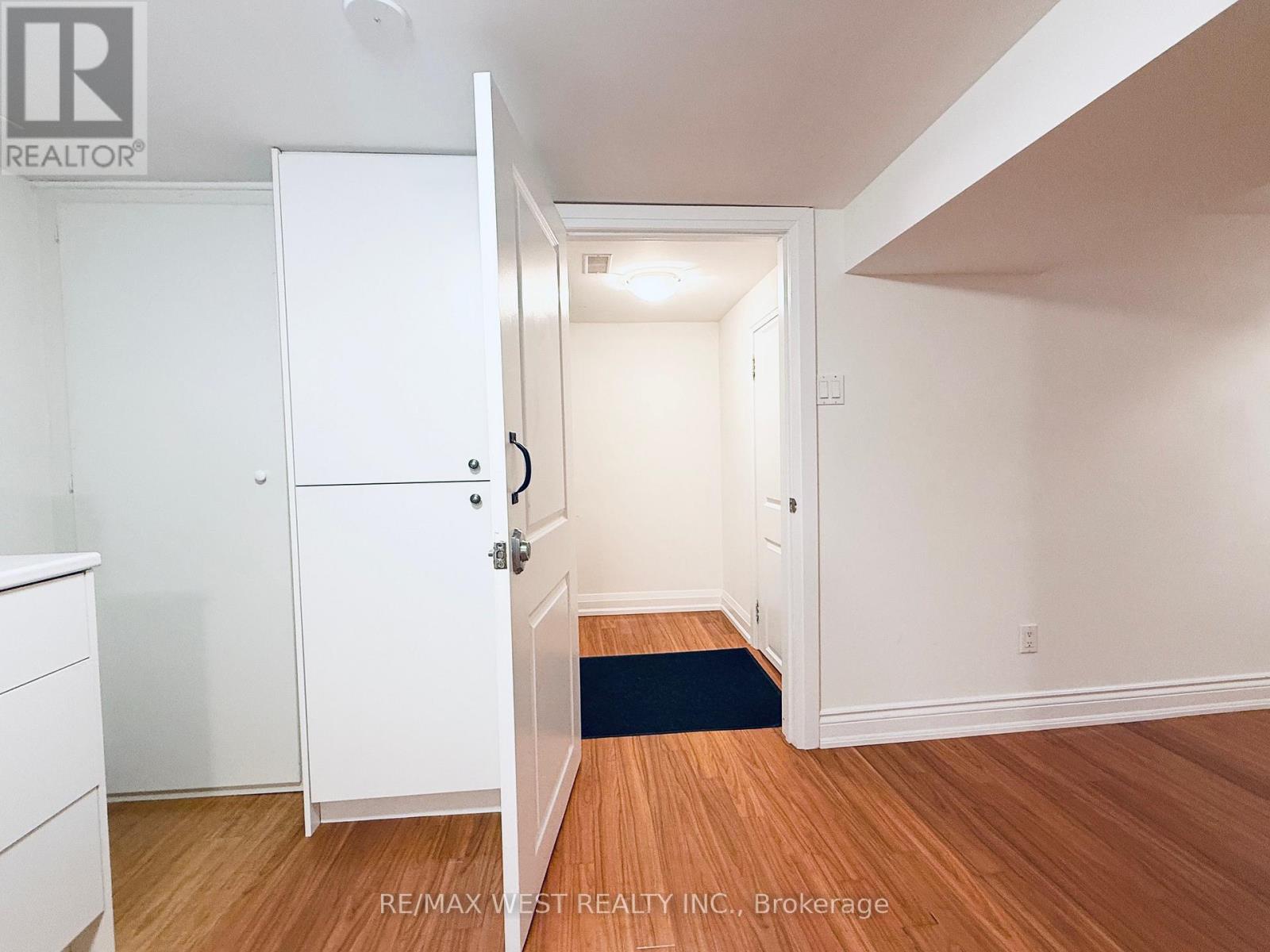 LOWER - 43 DUNBLAINE AVENUE - Photo 2 of 18, Toronto (Bedford Park-Nortown), Ontario