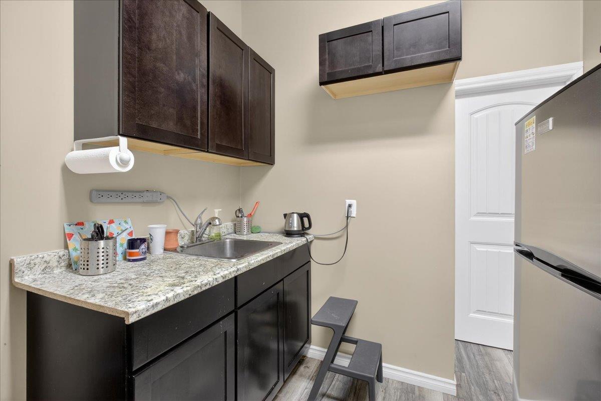 
          101 101 5661-5677 99 Street
            <br/>
            <span>Edmonton</span>
            , 
            <span>AB</span>
             <span>T6E3N8</span>
         - Photo 27