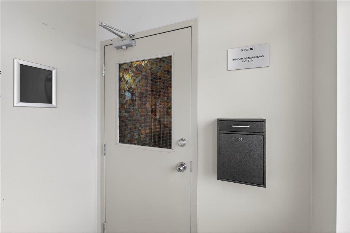 
          101 101 5661-5677 99 Street
            <br/>
            <span>Edmonton</span>
            , 
            <span>AB</span>
             <span>T6E3N8</span>
         - Photo 7