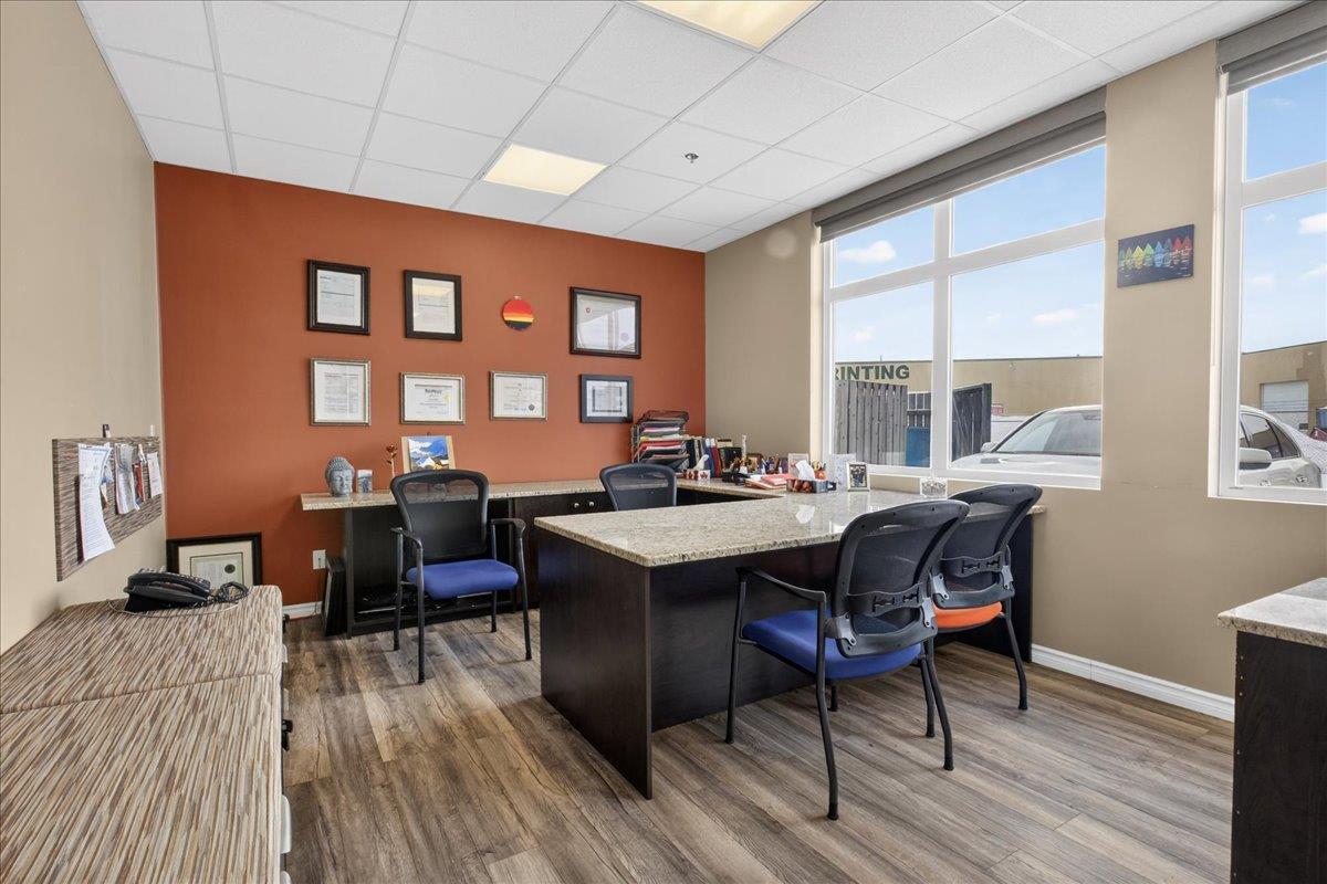 
          101 101 5661-5677 99 Street
            <br/>
            <span>Edmonton</span>
            , 
            <span>AB</span>
             <span>T6E3N8</span>
         - Photo 19