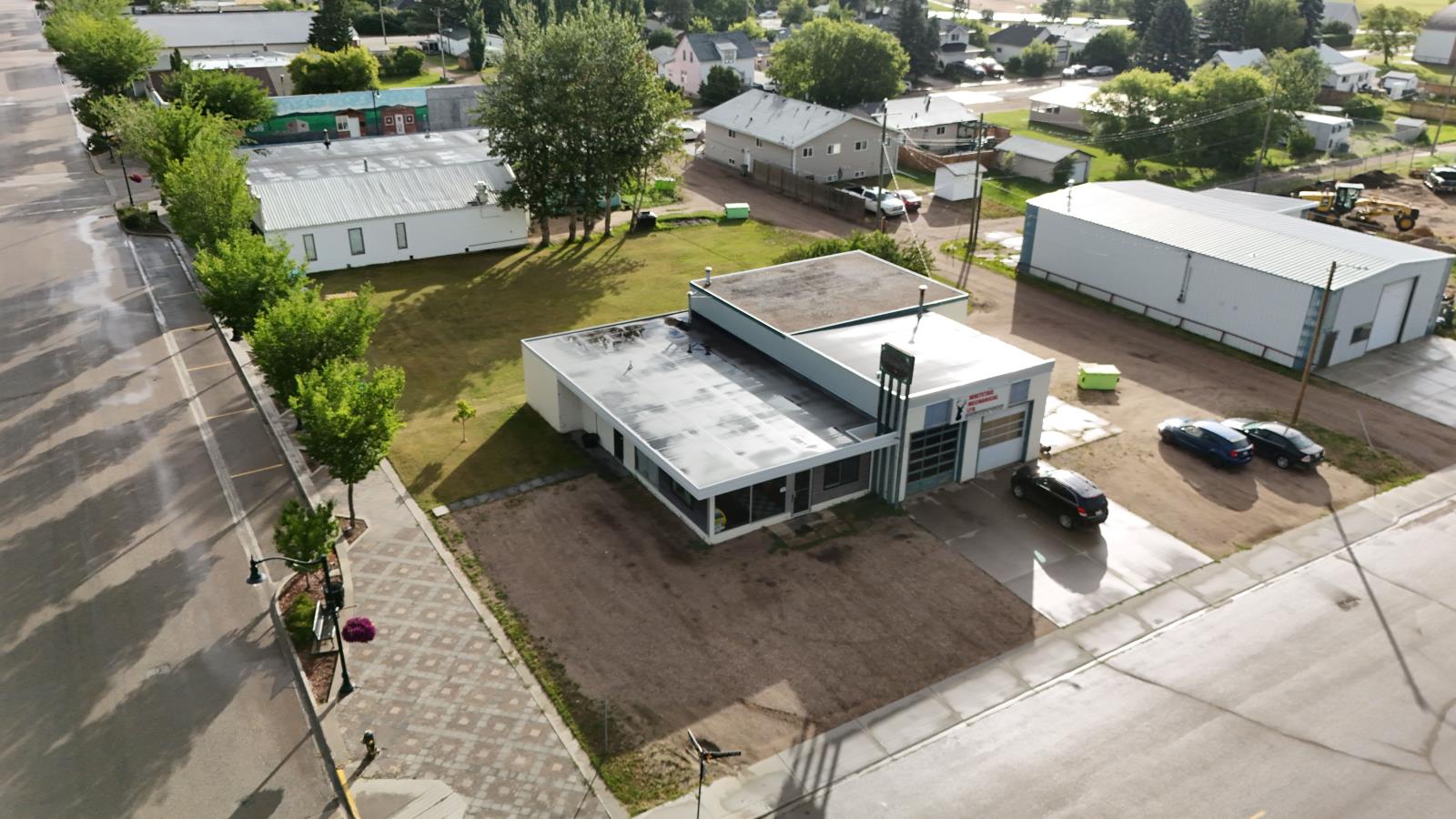 5003 50 Street - Photo 5 of 24, Mundare, Alberta