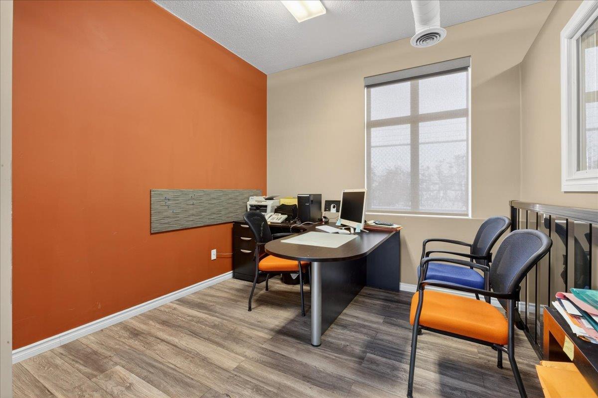 
          101 101 5661-5677 99 Street
            <br/>
            <span>Edmonton</span>
            , 
            <span>AB</span>
             <span>T6E3N8</span>
         - Photo 14