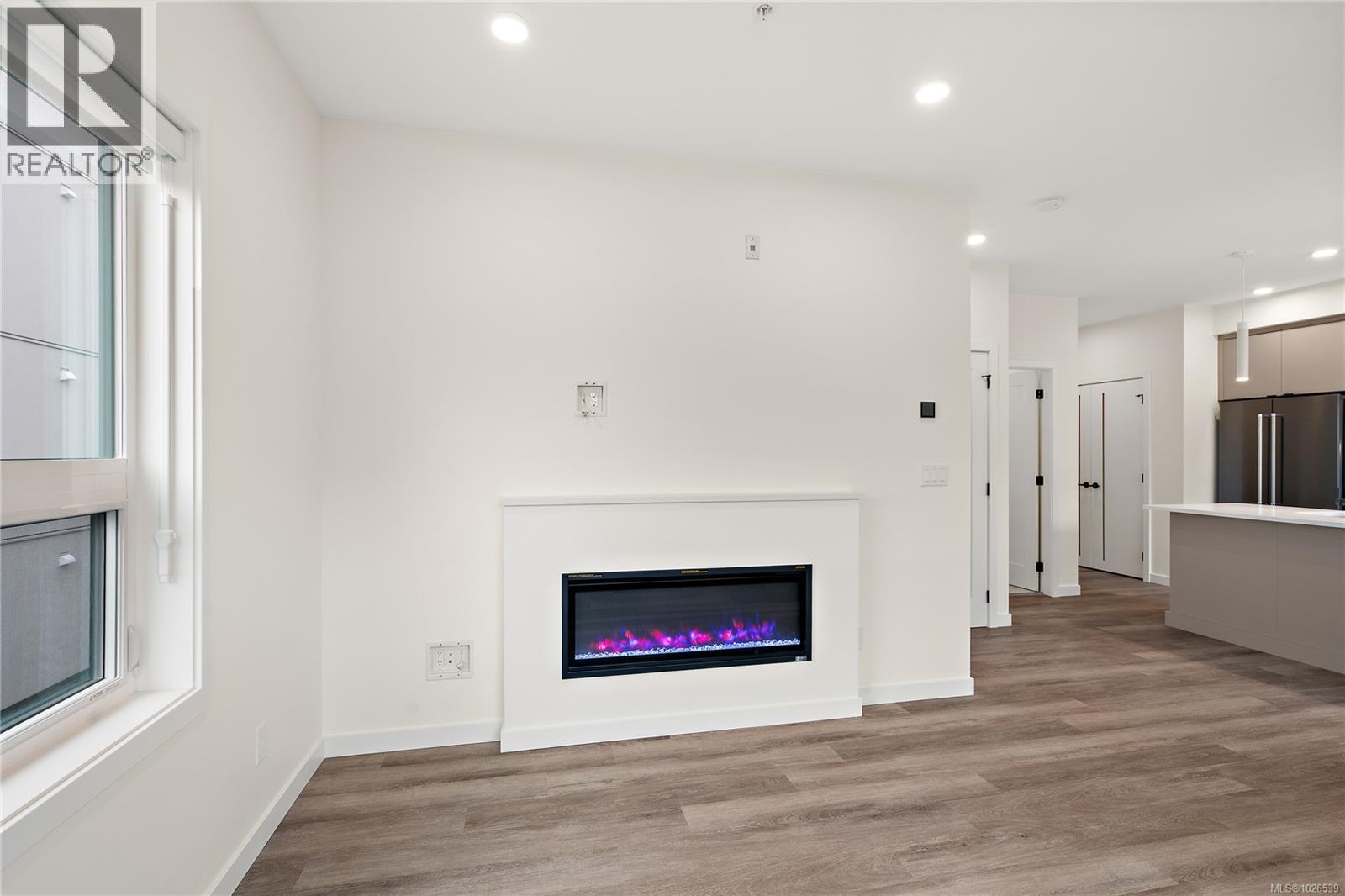 307 610 Lampson St, Esquimalt