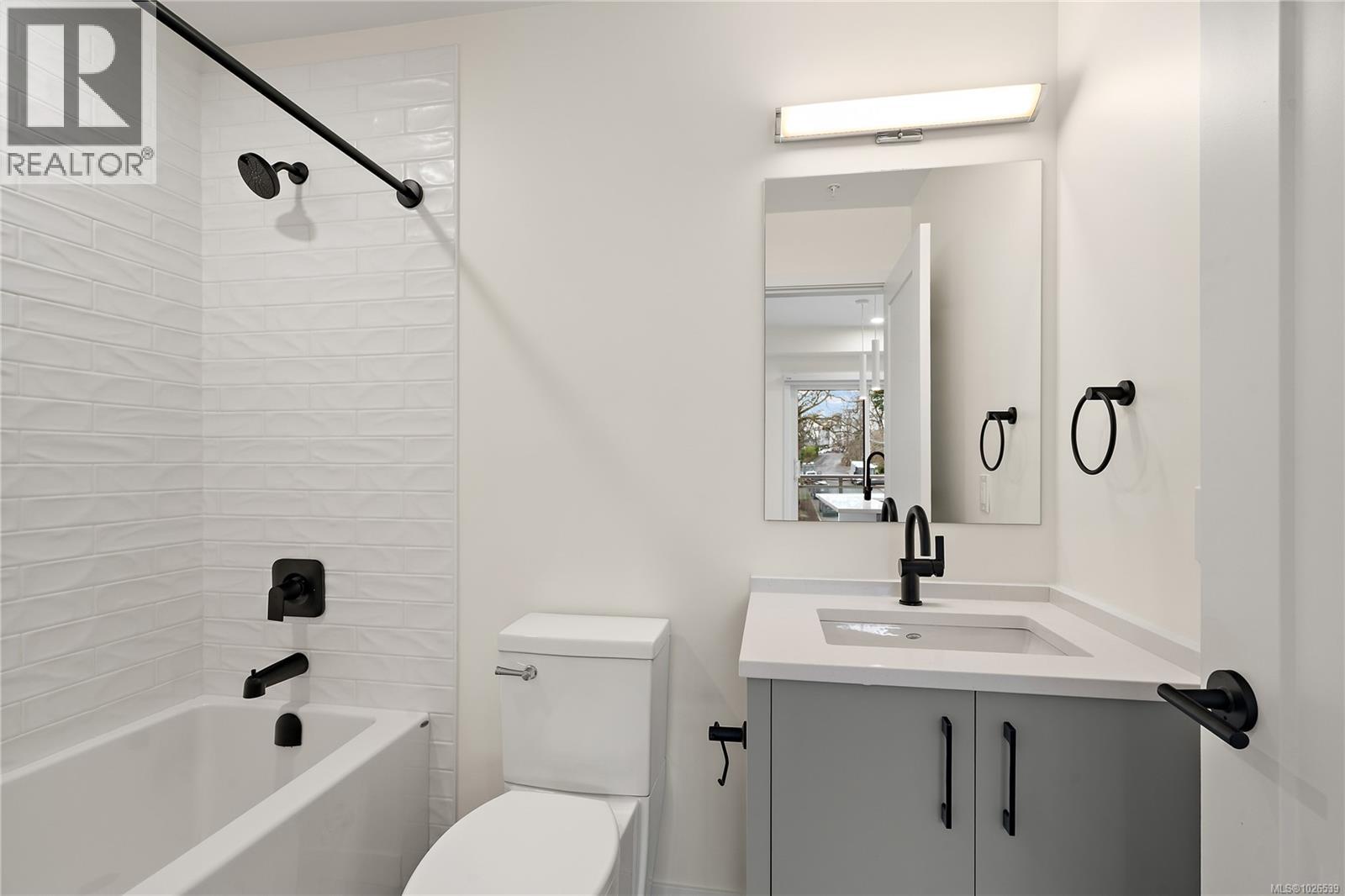 307 610 Lampson St, Esquimalt