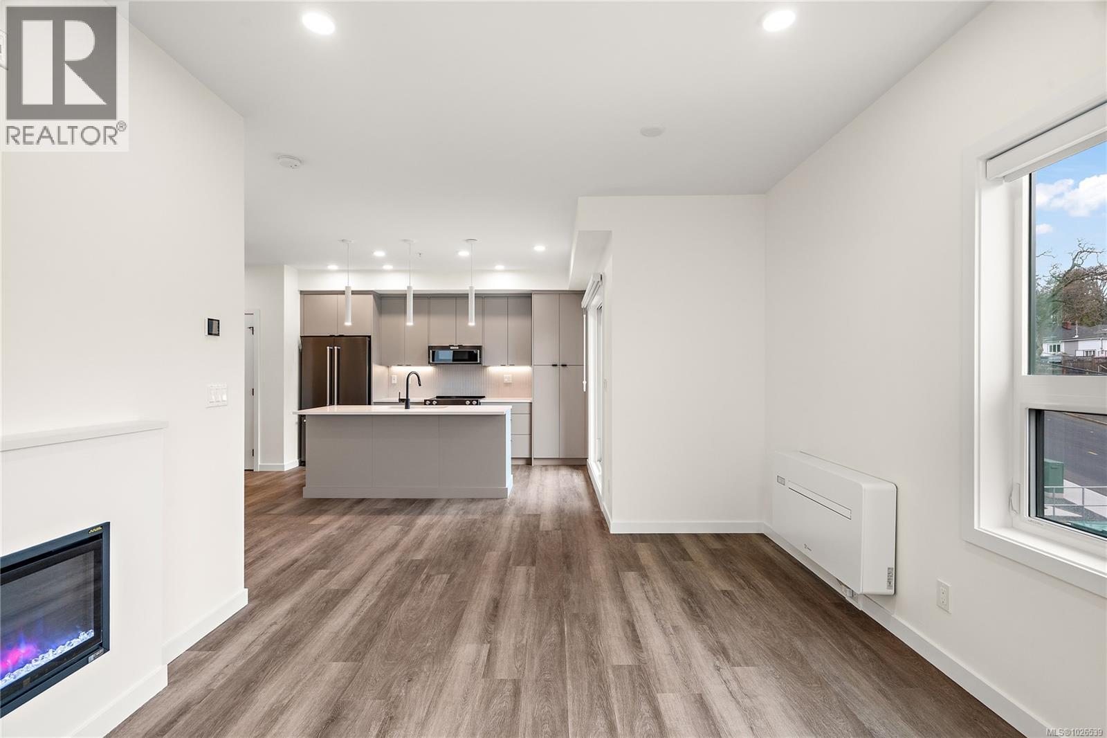 307 610 Lampson St, Esquimalt