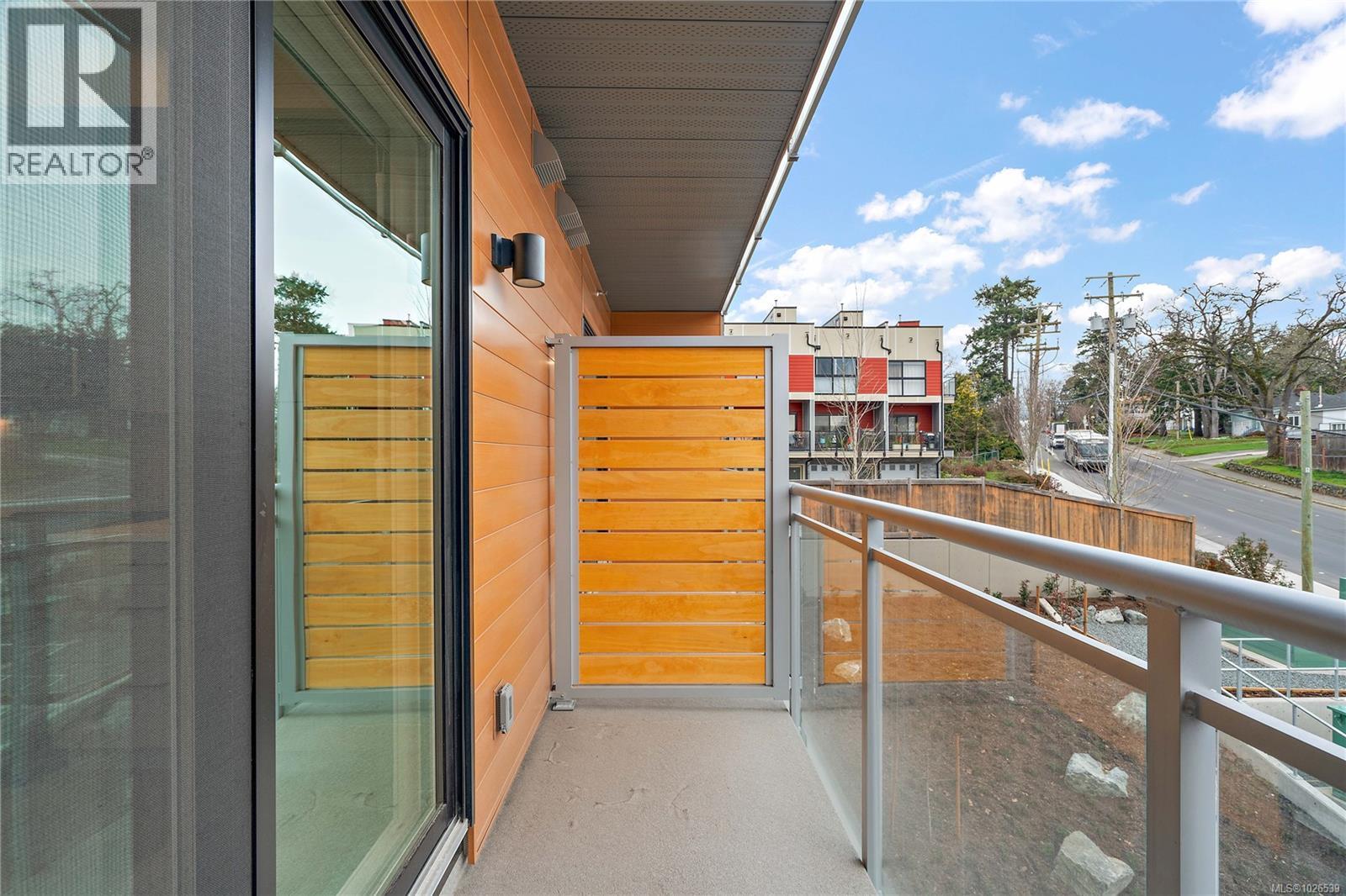 307 610 Lampson St, Esquimalt