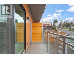 307 610 Lampson St, Esquimalt, BC V9A0L4 Photo 9