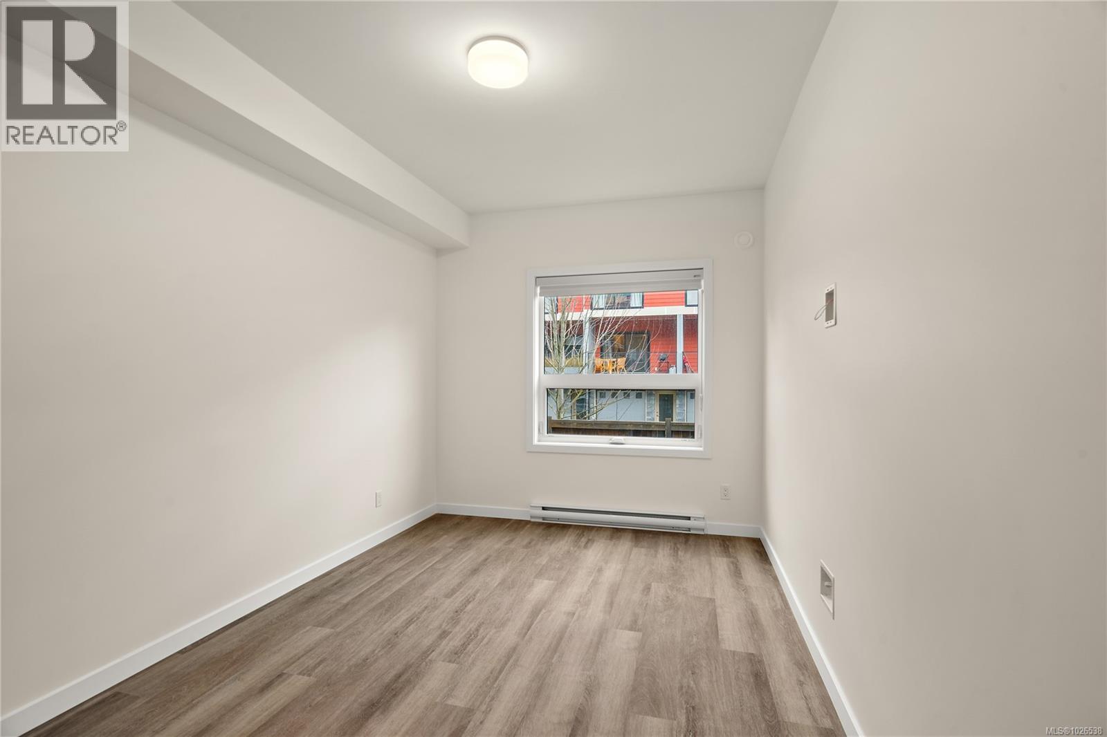 #305 610 Lampson St - 9