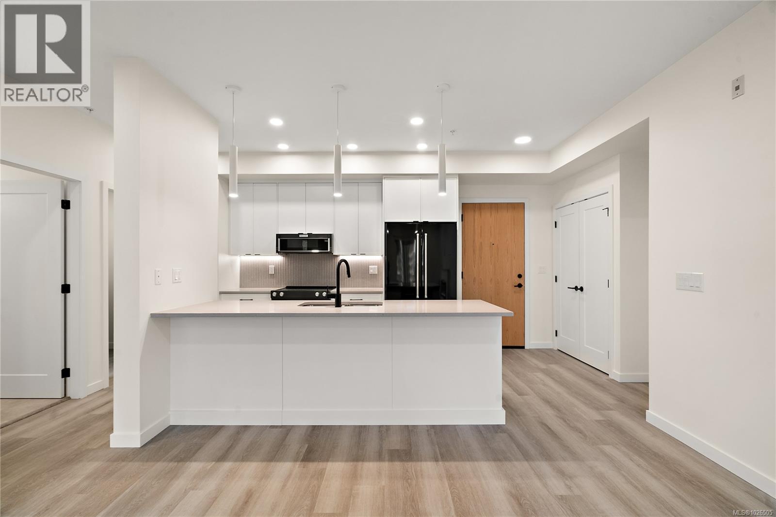 #304 610 Lampson St - 1