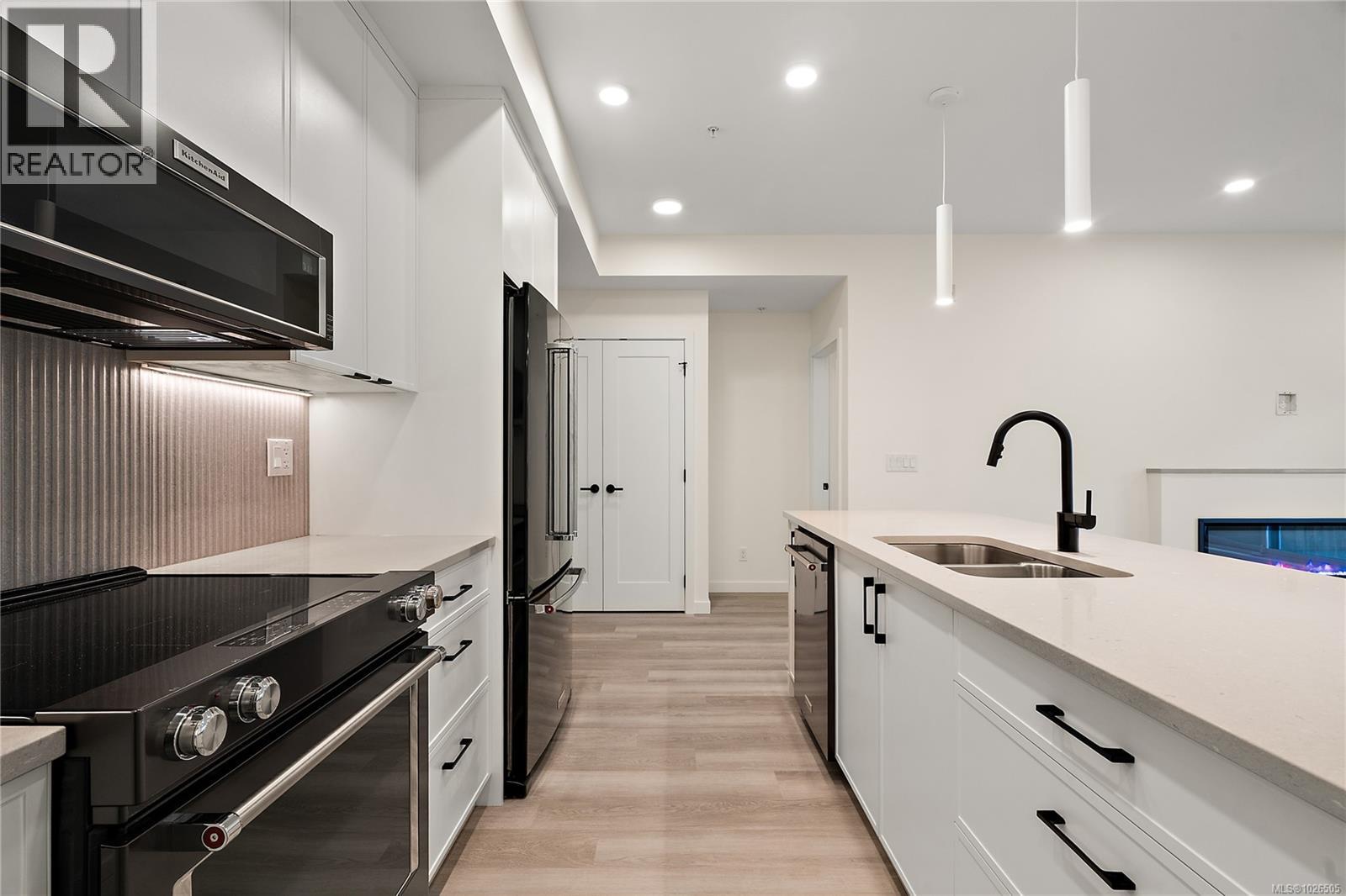 #304 610 Lampson St - 2