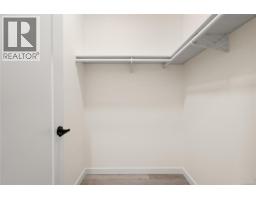 304 610 Lampson St, Esquimalt, BC V9A0L4 Photo 10