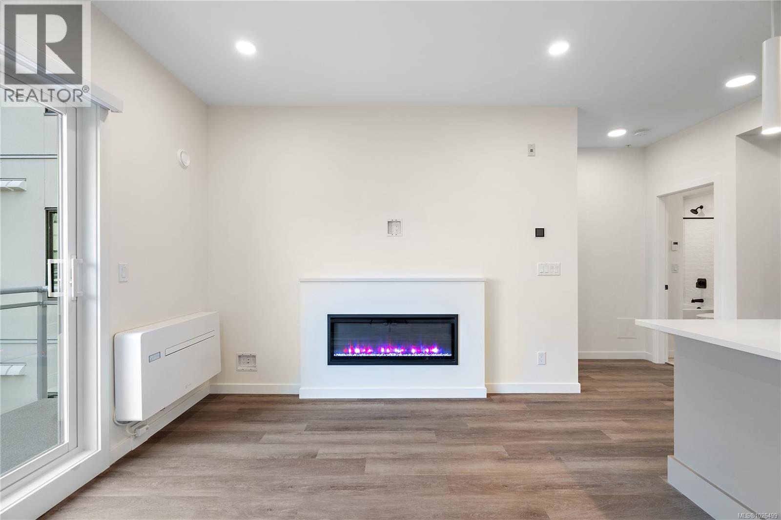 408 1102 Esquimalt Rd, Esquimalt