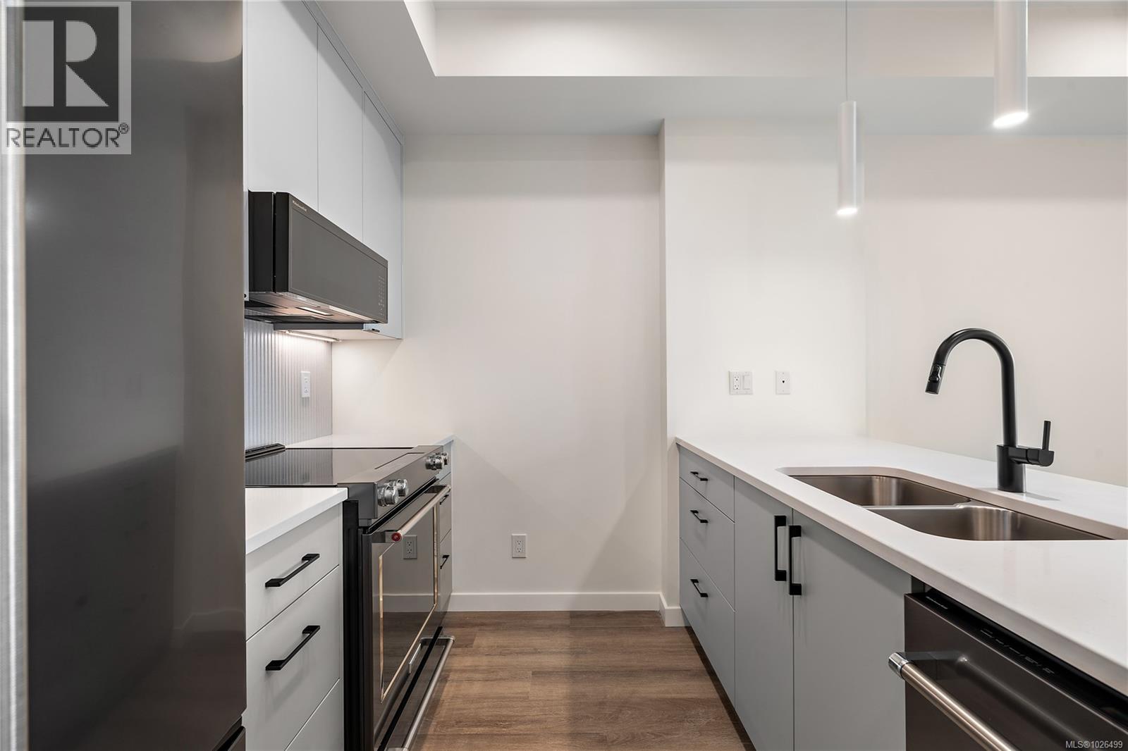 408 1102 Esquimalt Rd, Esquimalt