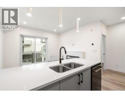 Kitchen - 408 1102 Esquimalt Rd, Esquimalt, BC V9A0L3 Photo 6