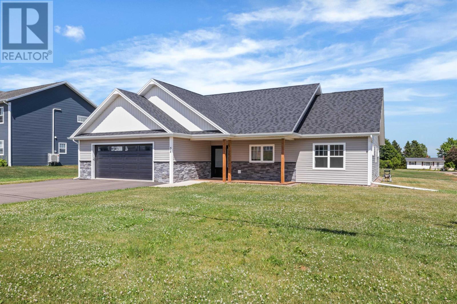 38 Anne Avenue - Photo 2 of 46, Charlottetown, Prince Edward Island