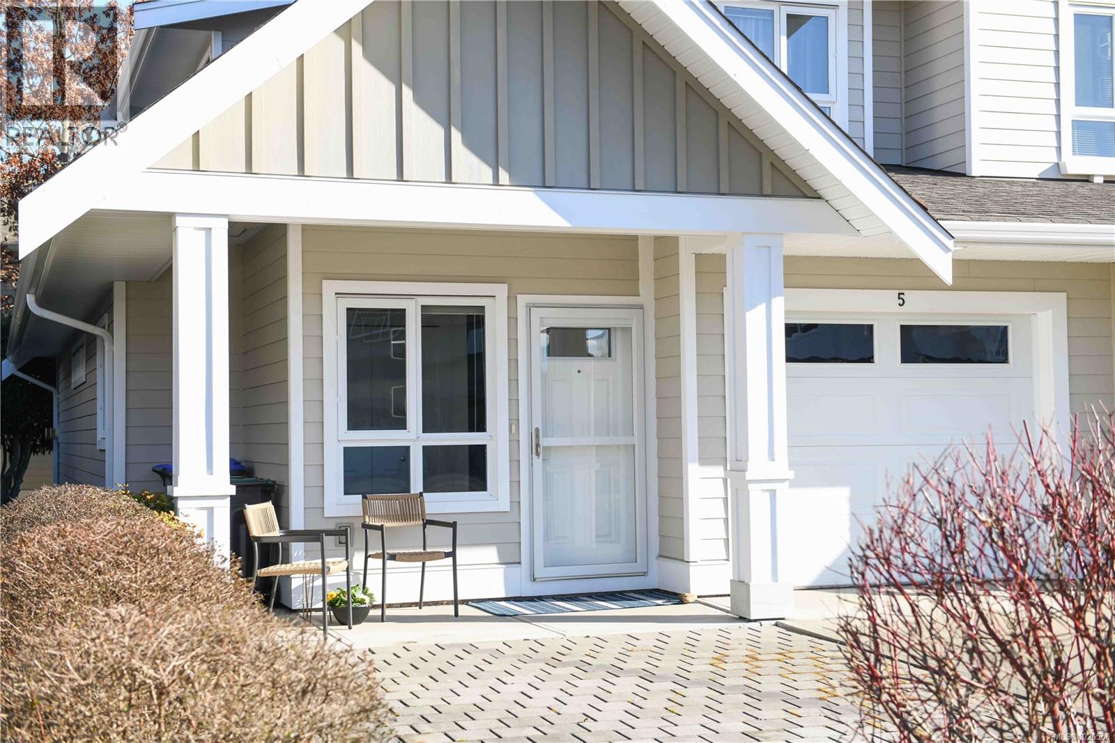 5 700 Lancaster Way - Photo 2 of 24, Comox, British Columbia