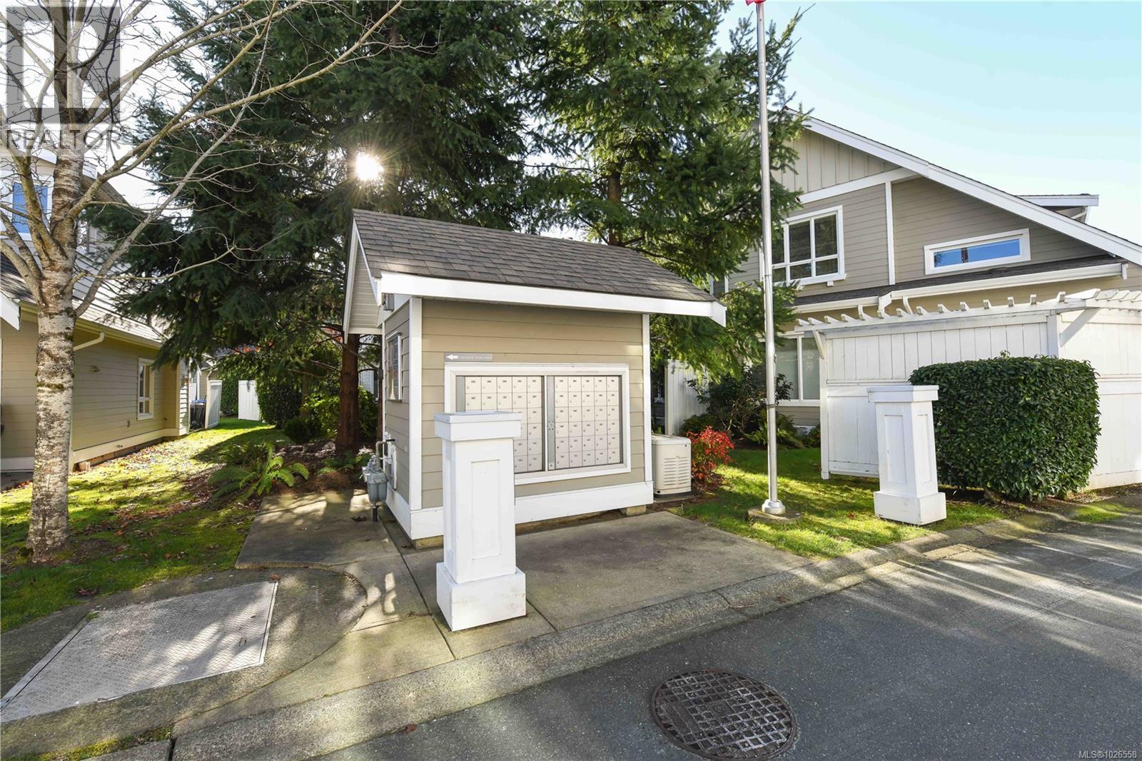 #5 700 LANCASTER WAY - 23