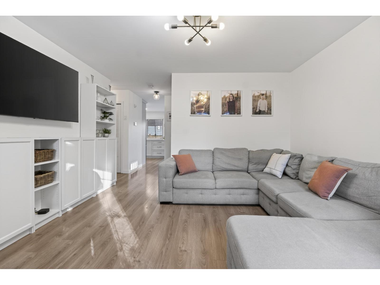 114 9561 207 STREET, Langley