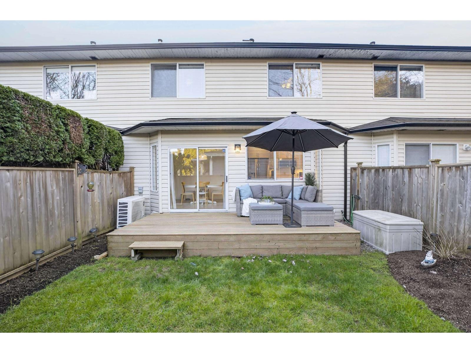 114 9561 207 STREET, Langley