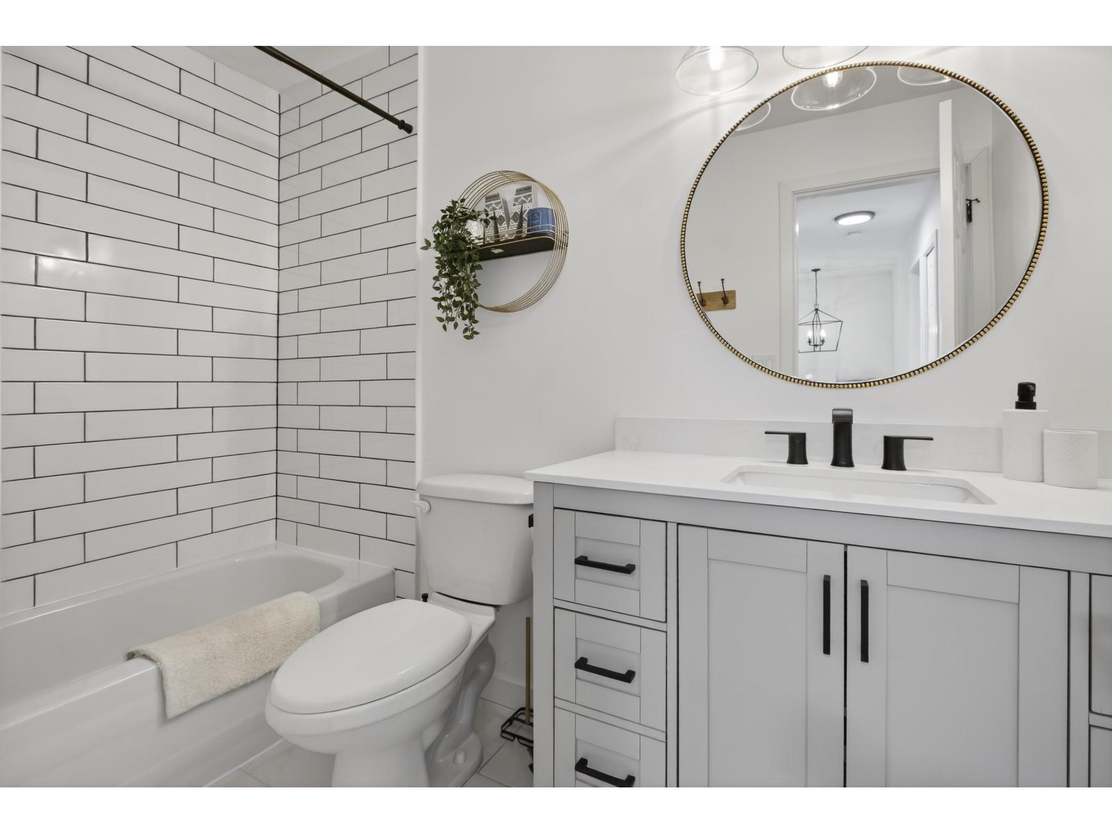 114 9561 207 STREET, Langley