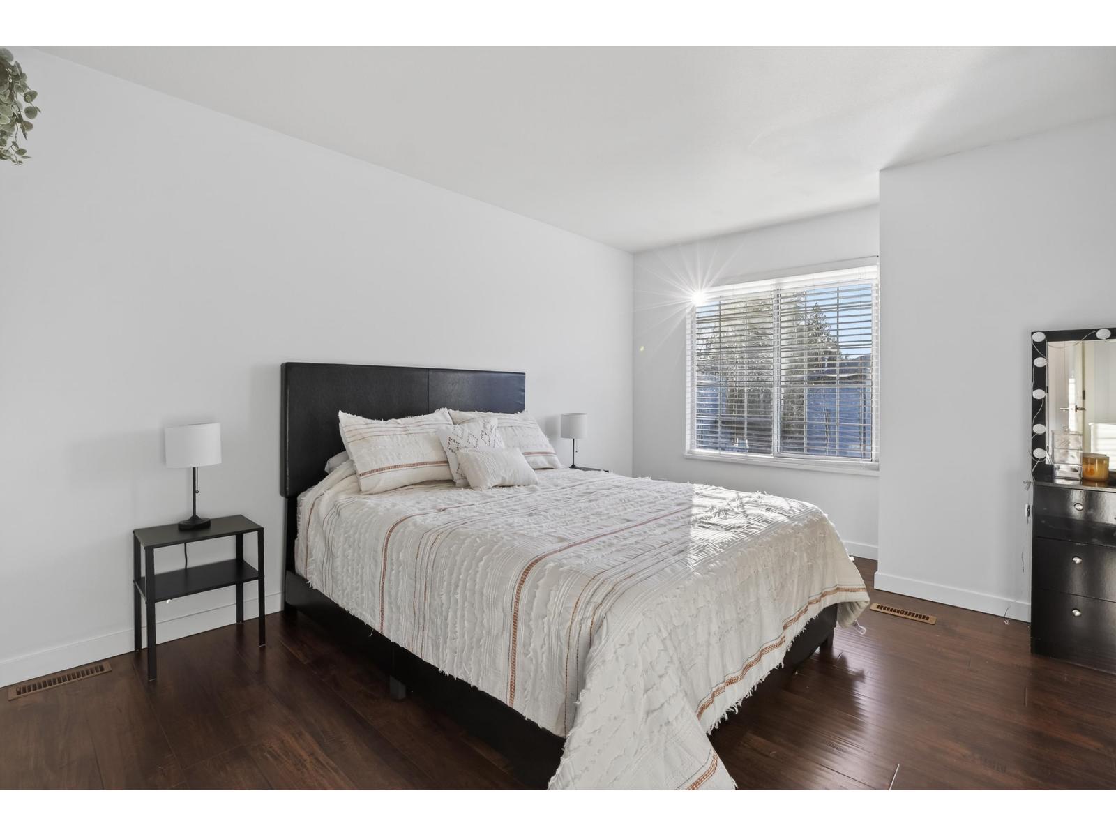 114 9561 207 STREET, Langley