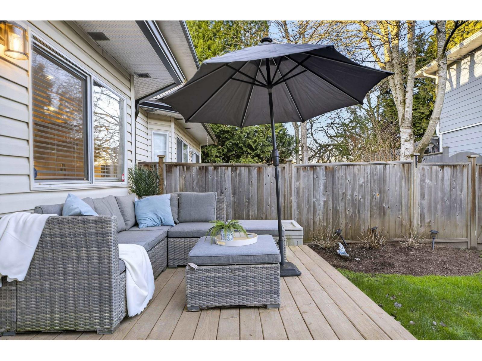 114 9561 207 STREET, Langley