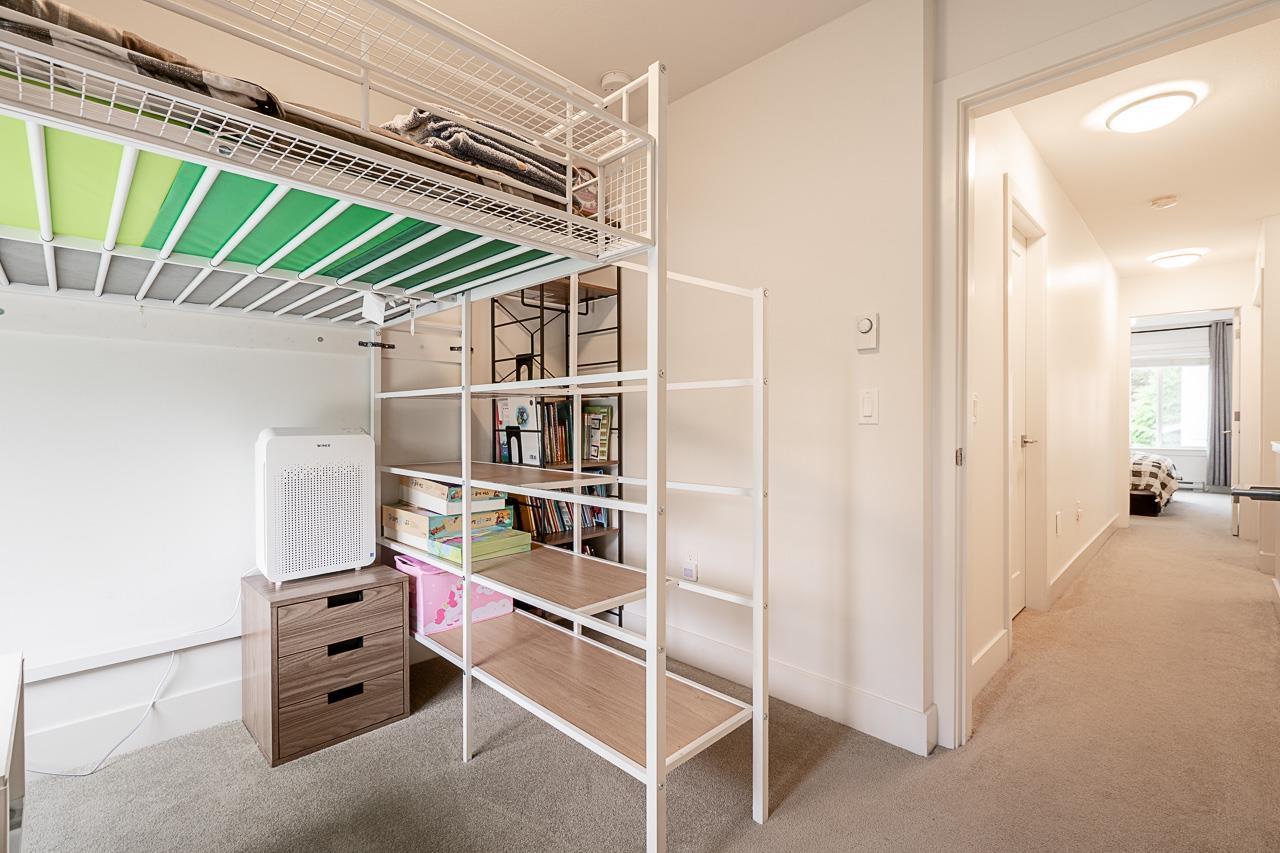 2 9718 161A STREET, Surrey