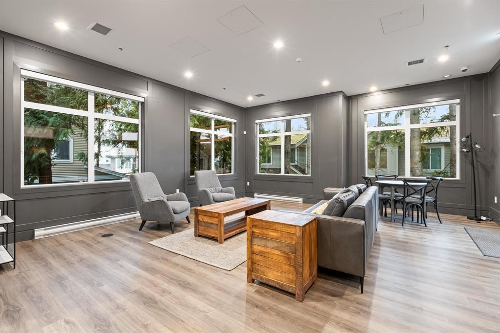 2 9718 161A STREET, Surrey