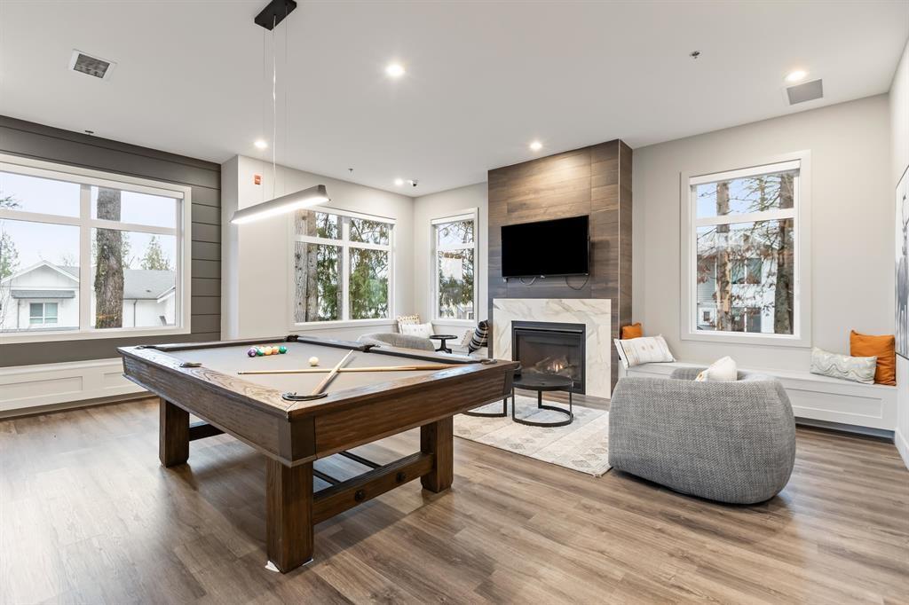 2 9718 161A STREET, Surrey