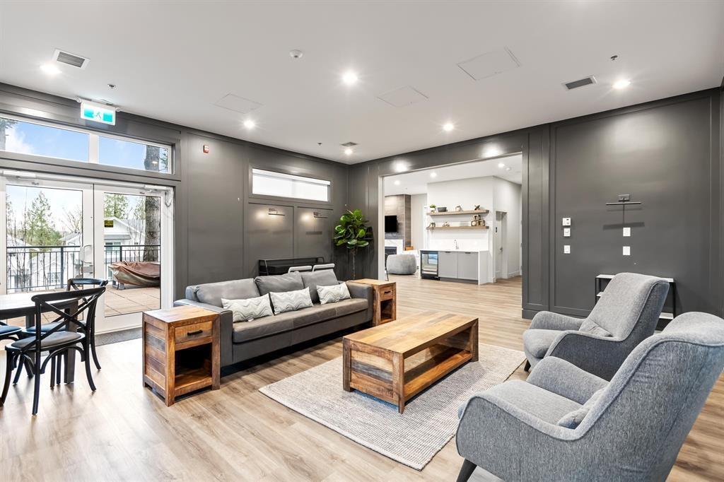 2 9718 161A STREET, Surrey