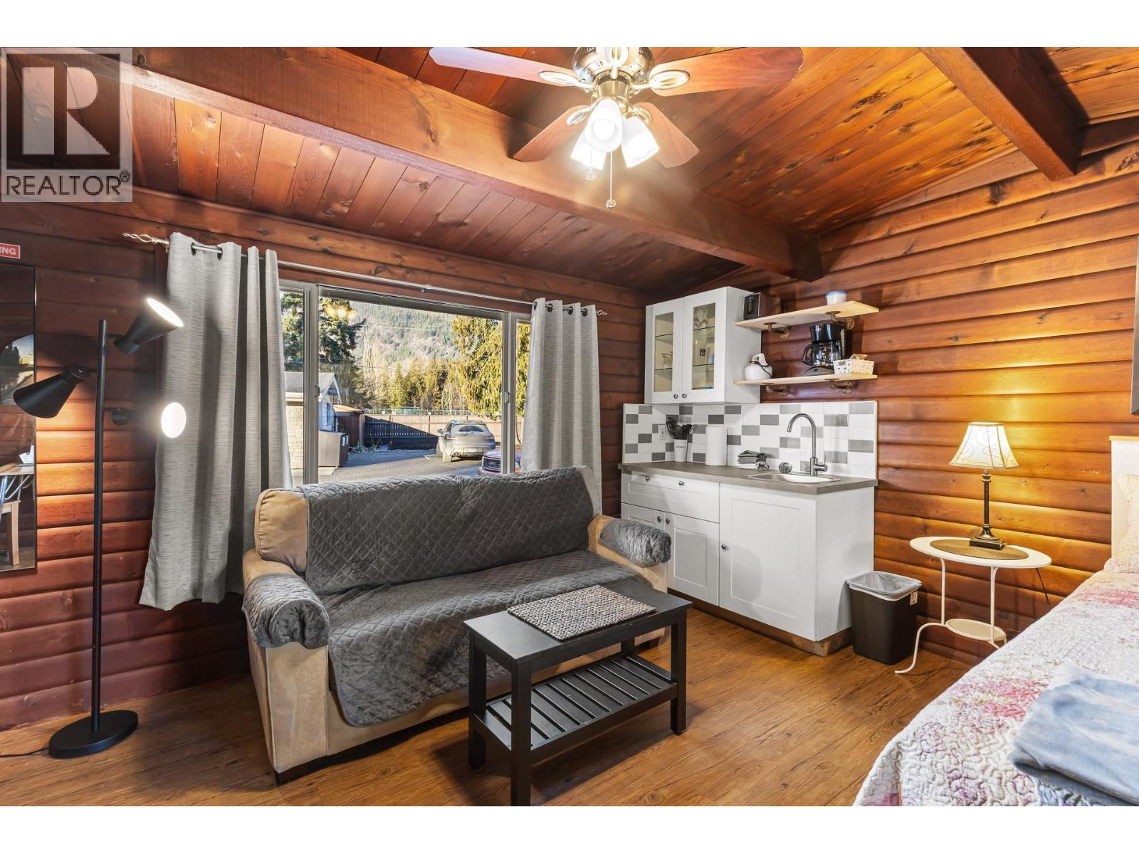  1210 Paradise Avenue, Sicamous