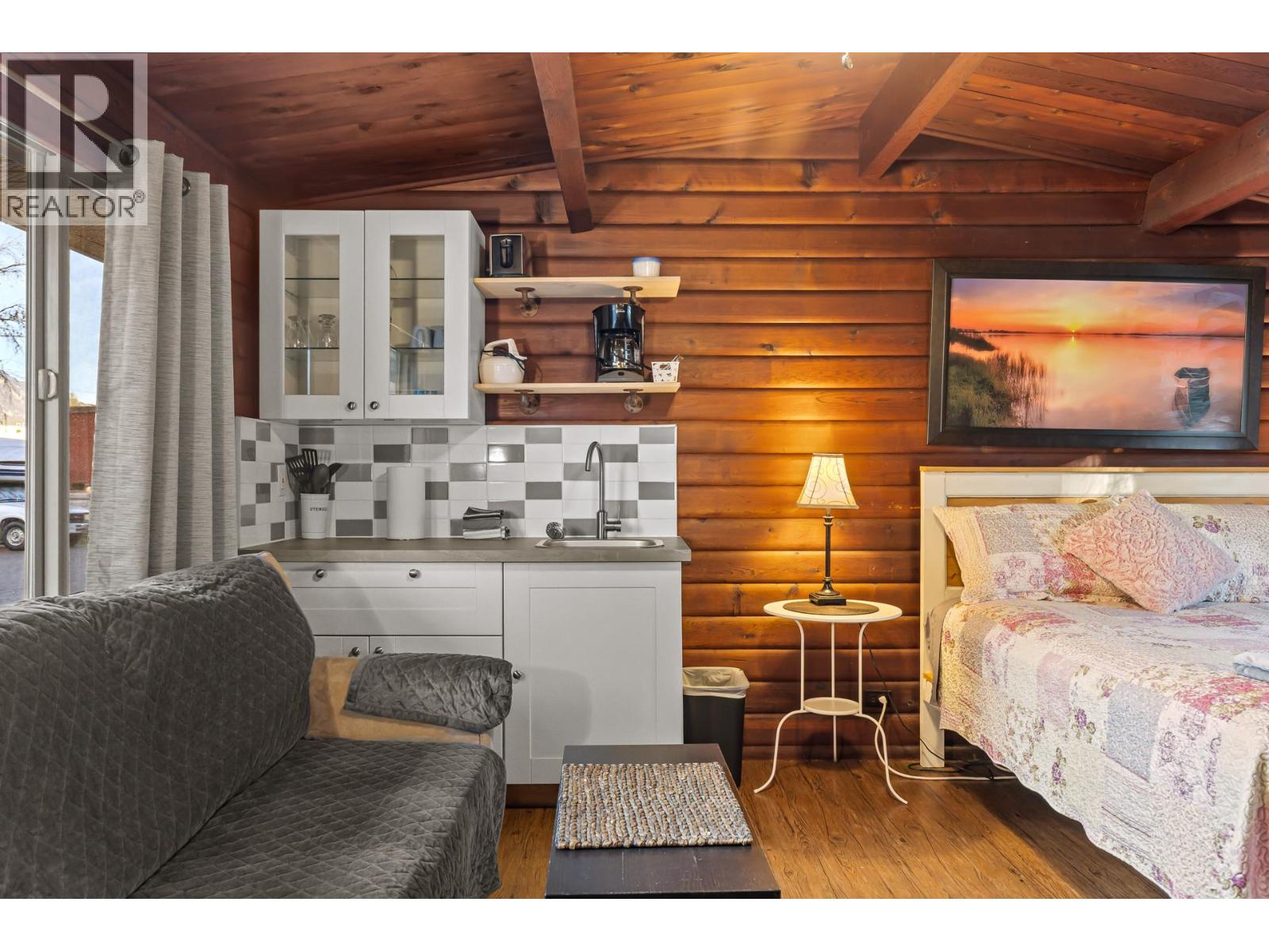  1210 Paradise Avenue, Sicamous