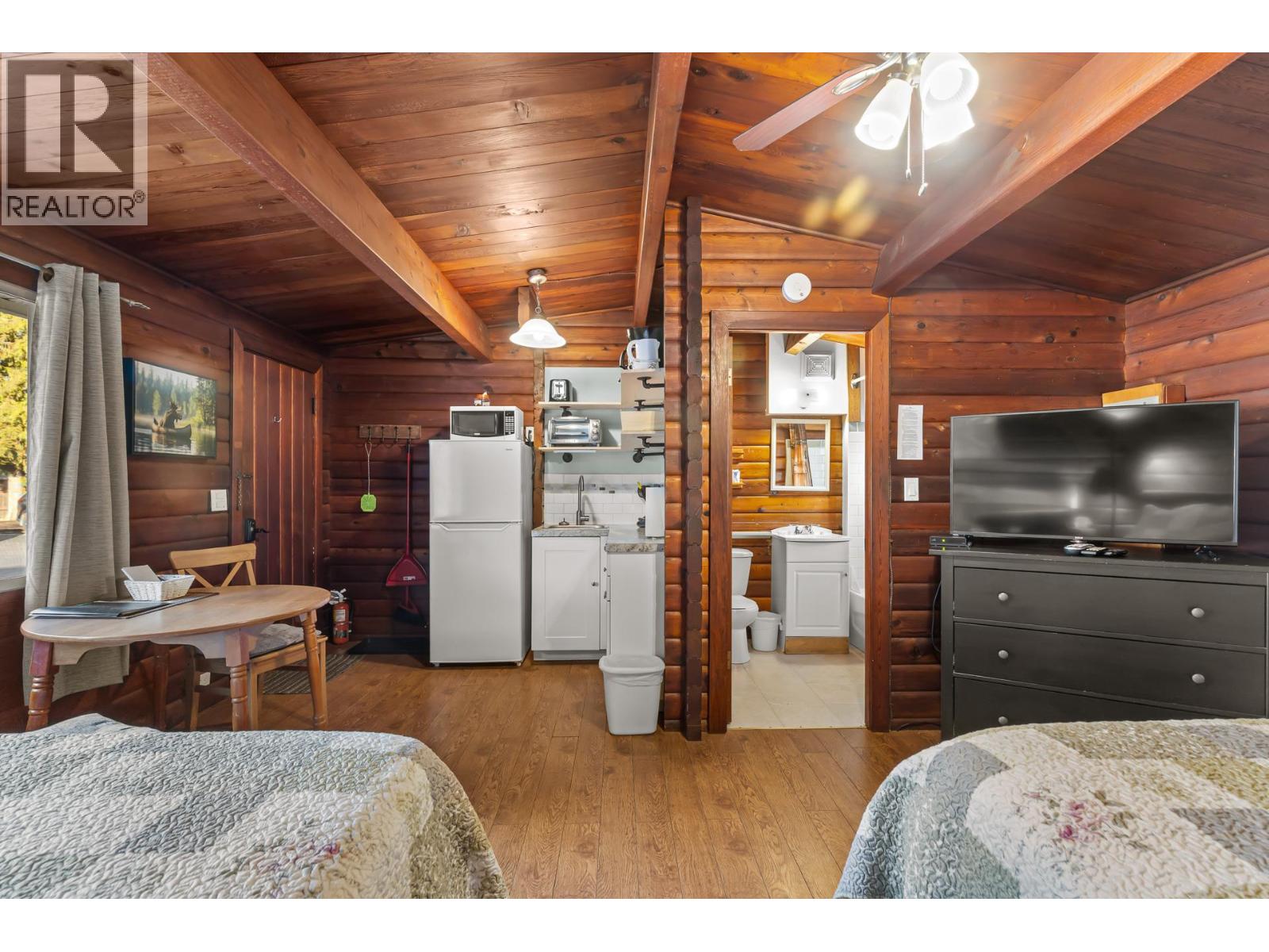  1210 Paradise Avenue, Sicamous