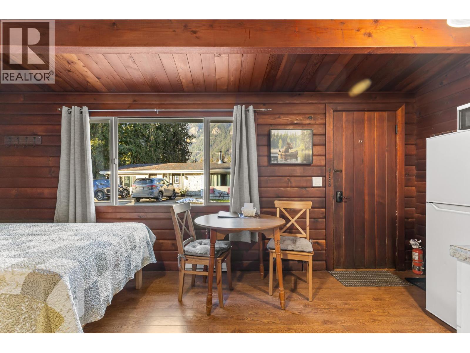  1210 Paradise Avenue, Sicamous