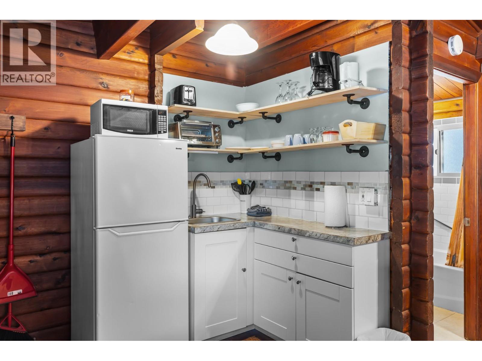  1210 Paradise Avenue, Sicamous