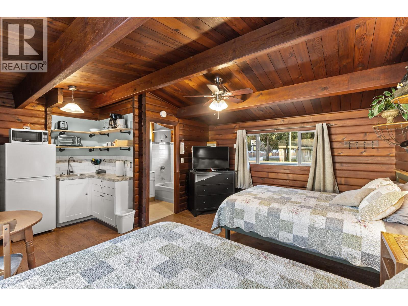  1210 Paradise Avenue, Sicamous