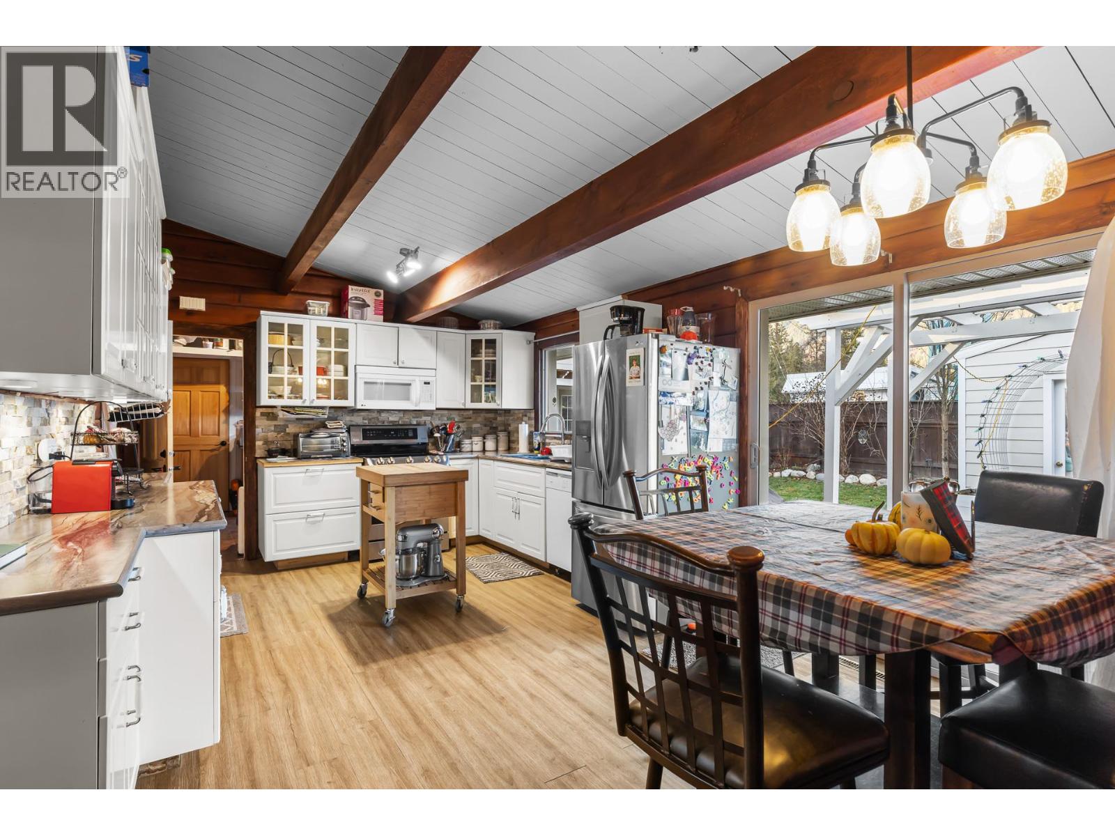  1210 Paradise Avenue, Sicamous