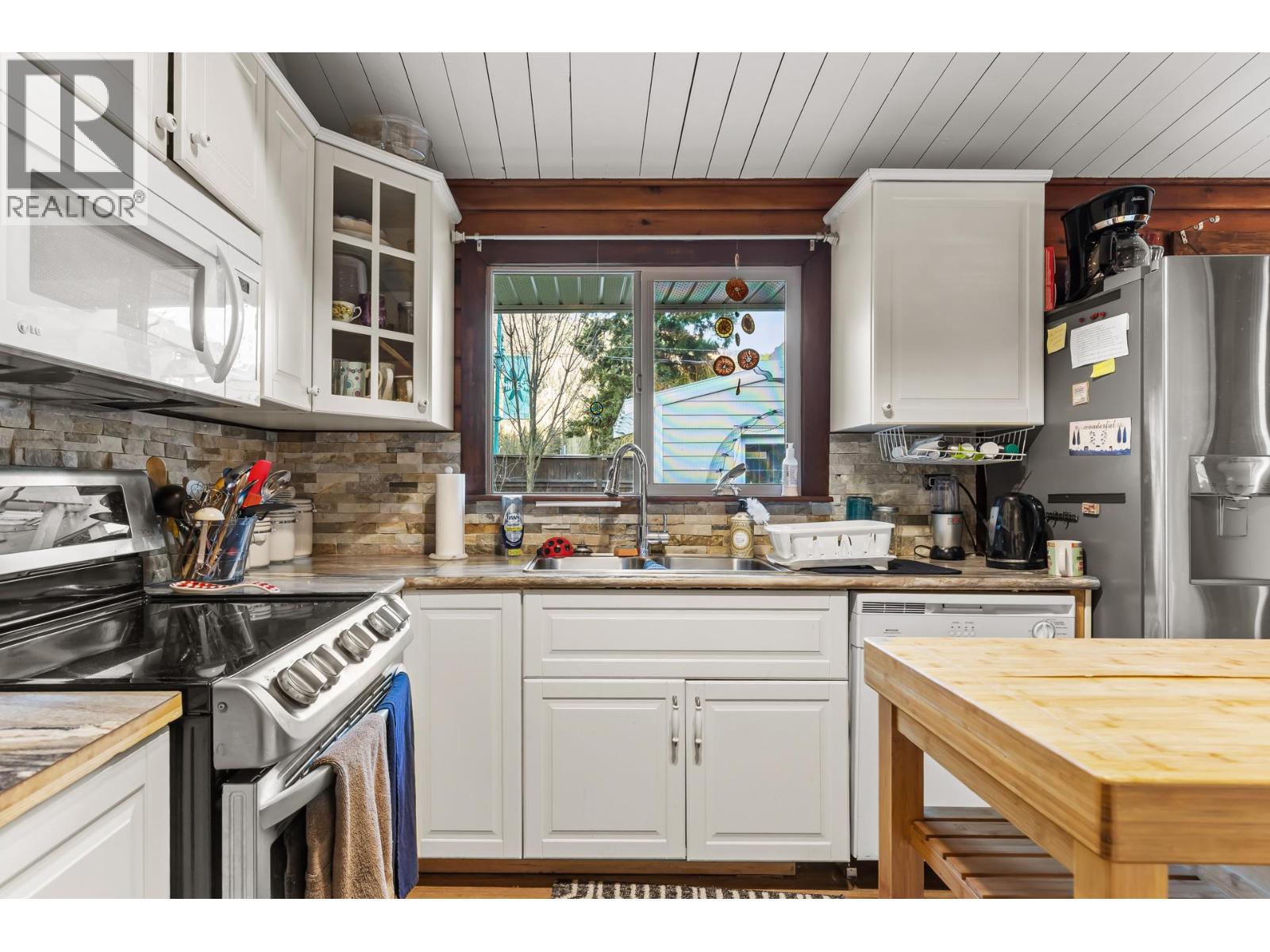  1210 Paradise Avenue, Sicamous