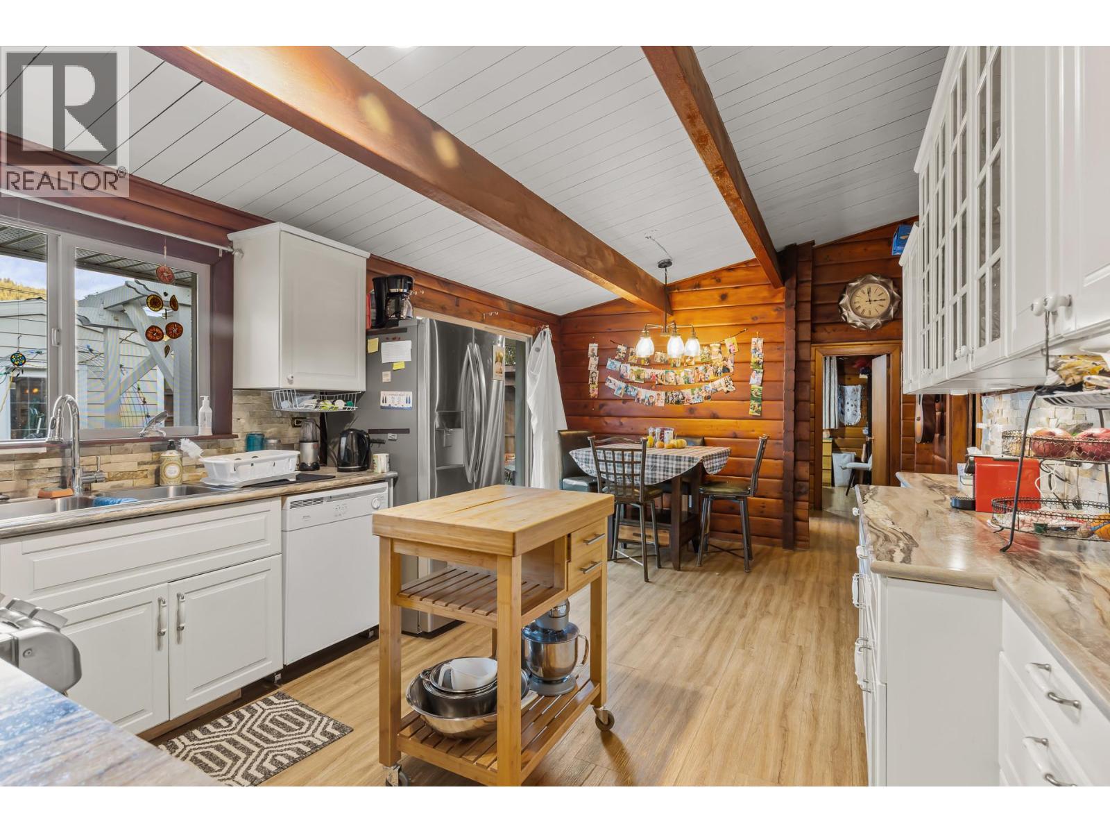  1210 Paradise Avenue, Sicamous