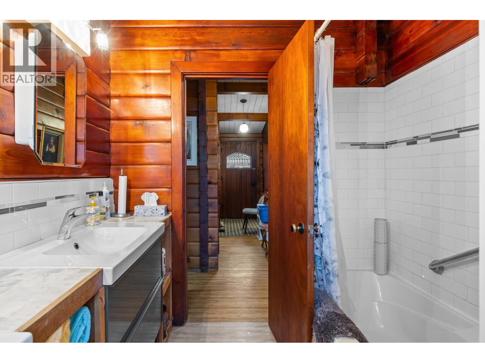  1210 Paradise Avenue, Sicamous