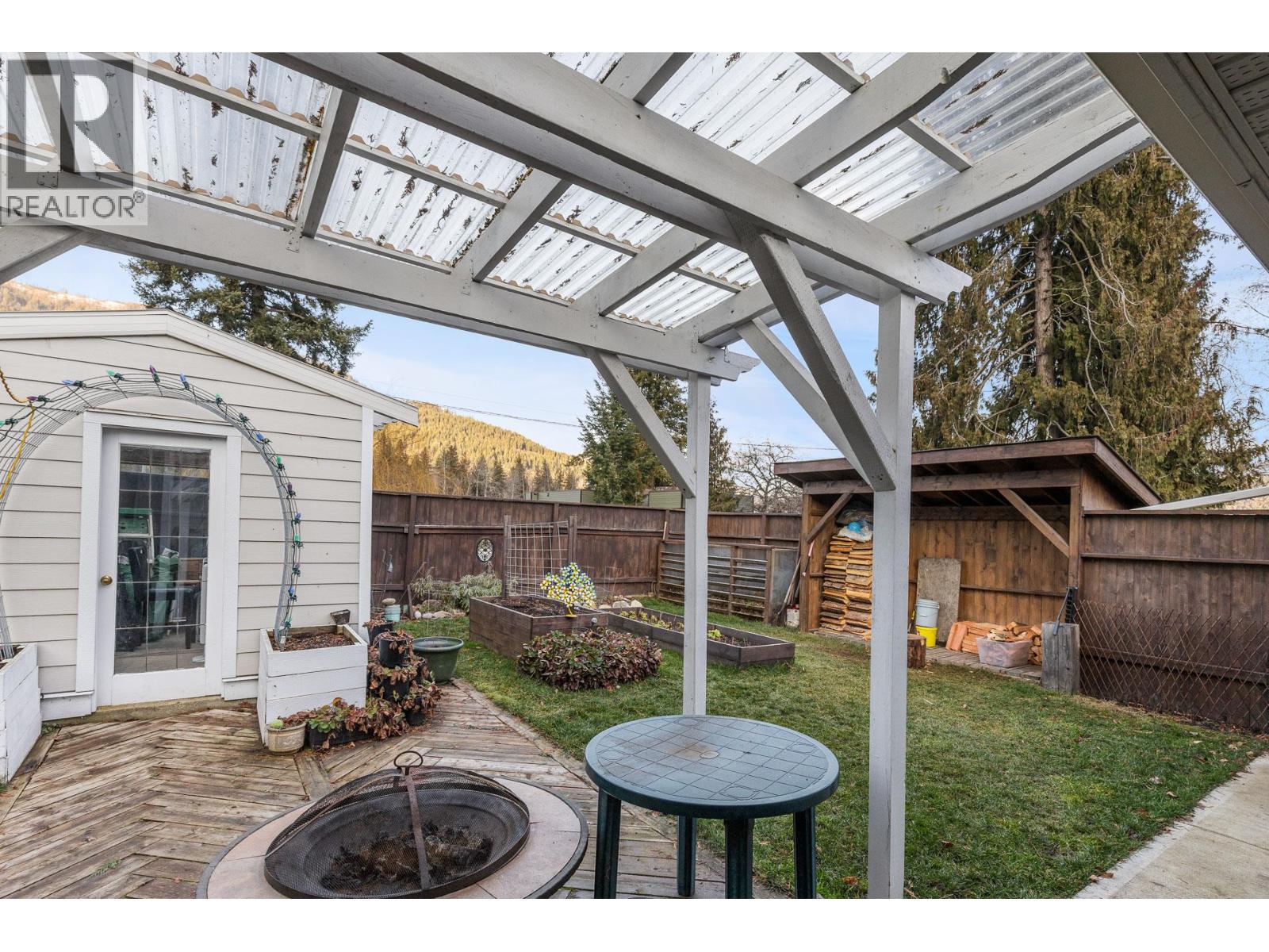  1210 Paradise Avenue, Sicamous