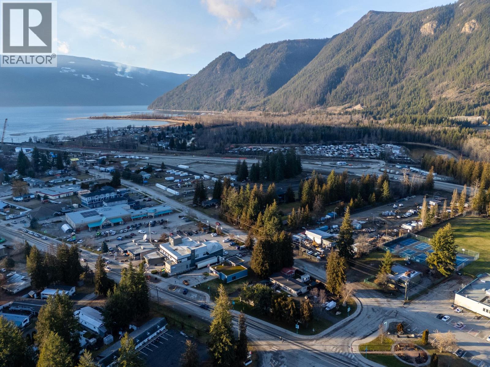  1210 Paradise Avenue, Sicamous