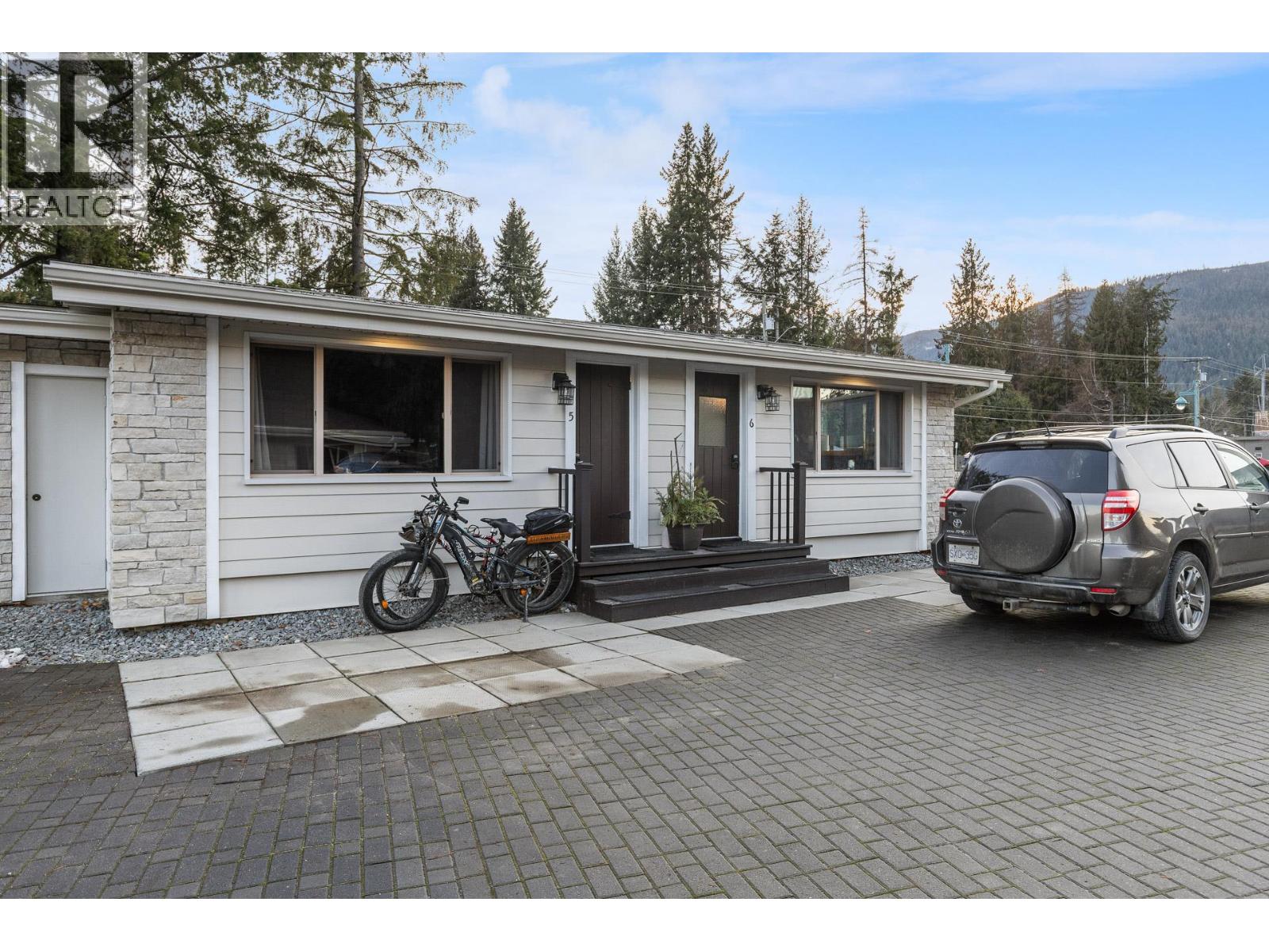  1210 Paradise Avenue, Sicamous