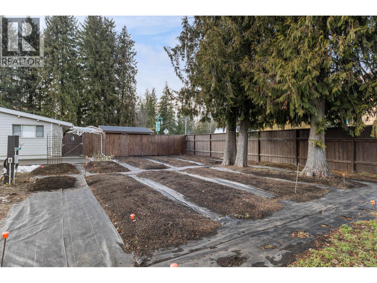  1210 Paradise Avenue, Sicamous