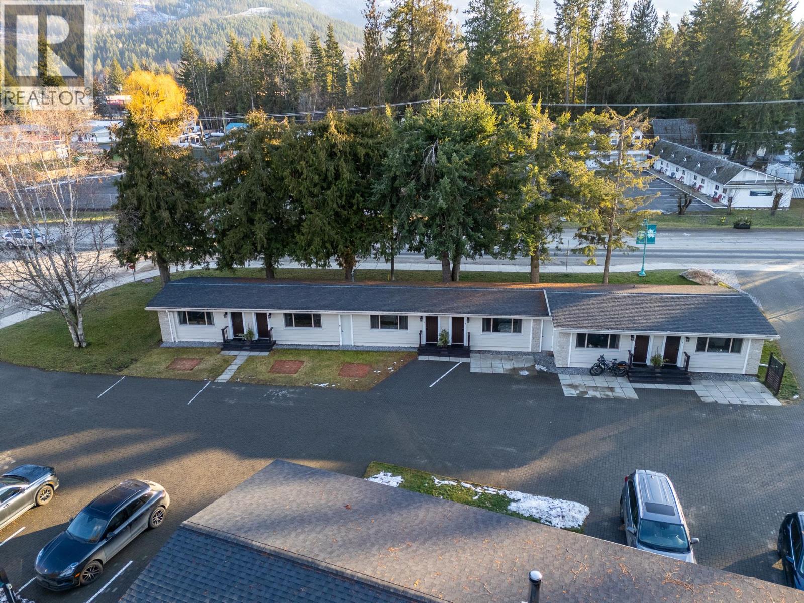  1210 Paradise Avenue, Sicamous